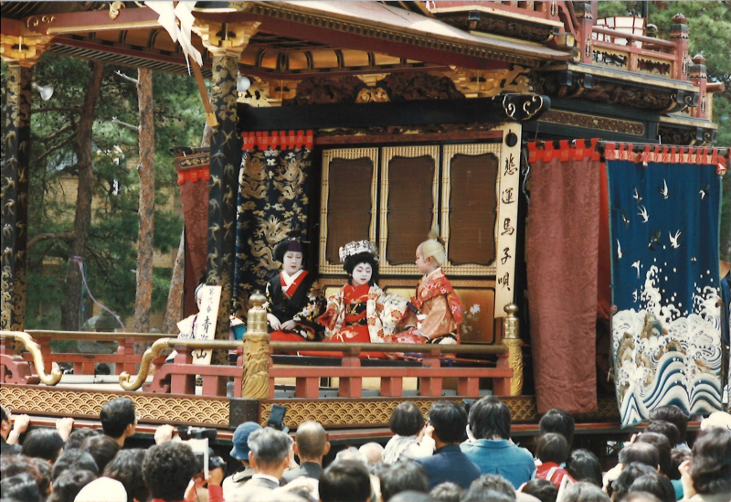 ④子ども歌舞伎の上演風景