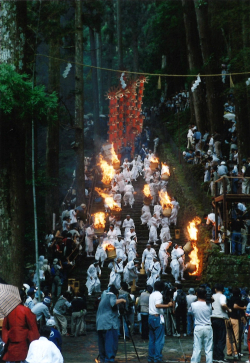 火祭りの大松明 火祭りの大松明